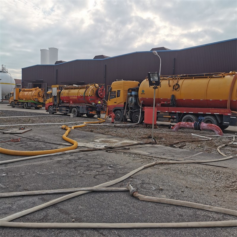 金塔污水池清理